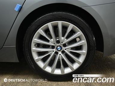 BMW 5-Series 530i Luxury Plus 2WD