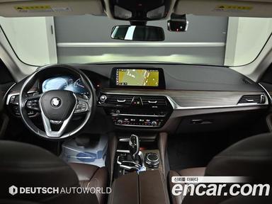 BMW 5-Series 530i Luxury Plus 2WD