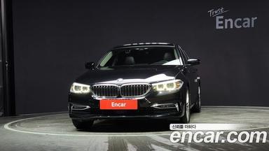 BMW 5-Series 520i Luxury 2WD