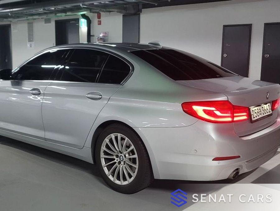 BMW 5-Series 520i Luxury 2WD