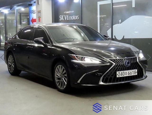 Lexus ES Luxury Plus 2WD