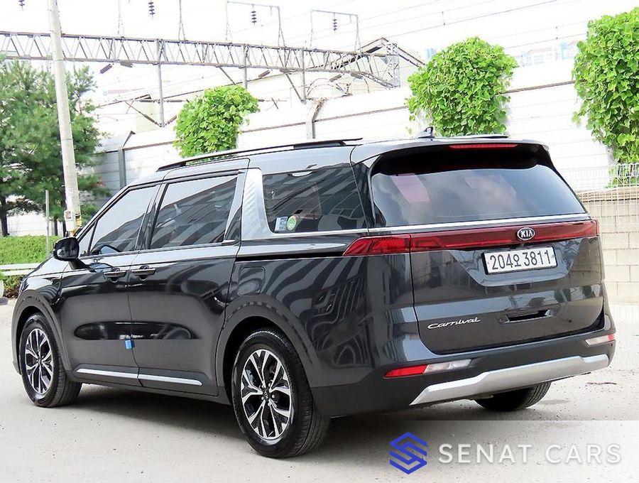 Kia Carnival 9-Seater Signature 2WD