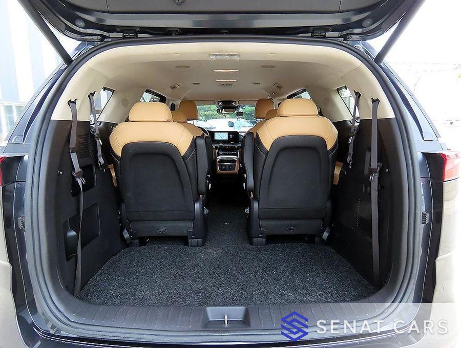 Kia Carnival 9-Seater Signature 2WD