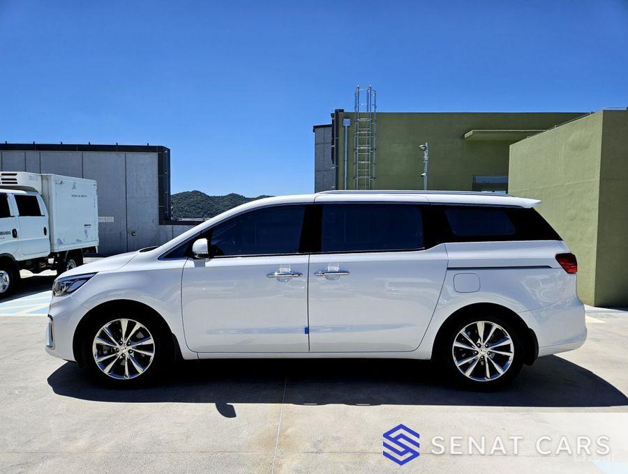 Kia Carnival 9-Seater Noblesse Special 2WD