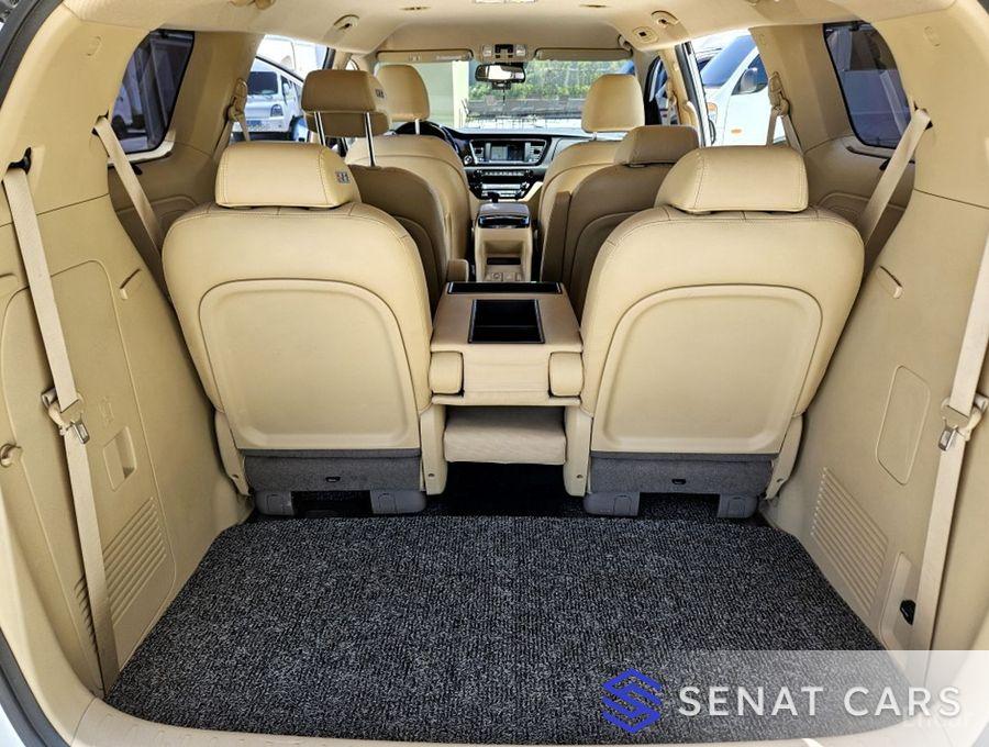 Kia Carnival 9-Seater Noblesse Special 2WD