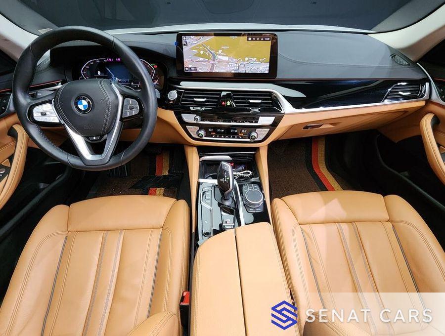 BMW 5-Series 520i Luxury 2WD