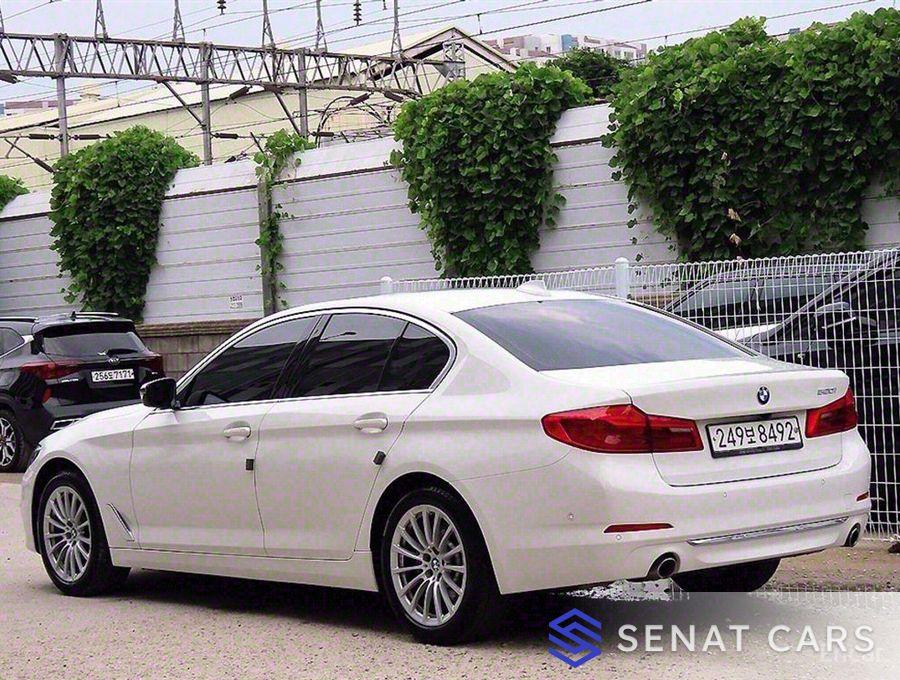 BMW 5-Series 520i Luxury 2WD