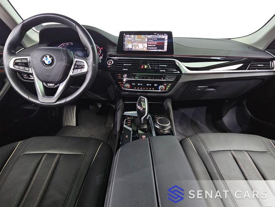 BMW 5-Series 520i Luxury 2WD