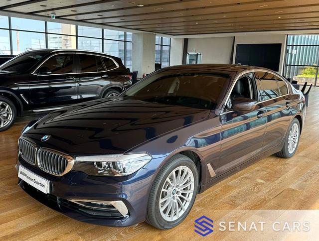 BMW 5-Series 520i Luxury 2WD