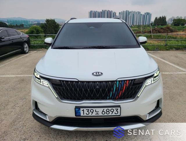 Kia Carnival 9-Seater Signature 2WD