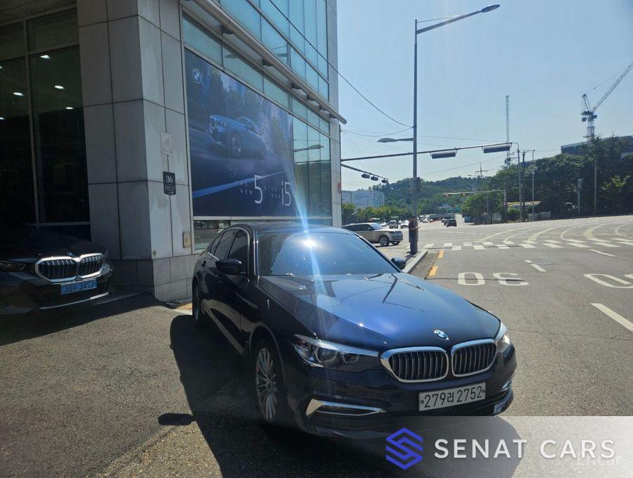 BMW 5-Series 520i Luxury 2WD