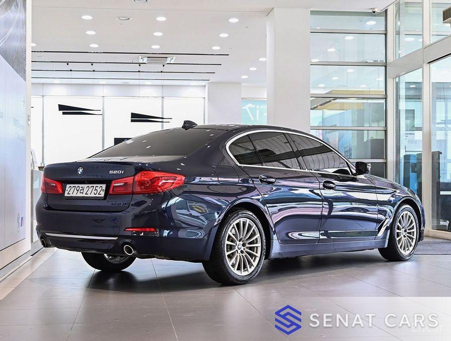 BMW 5-Series 520i Luxury 2WD