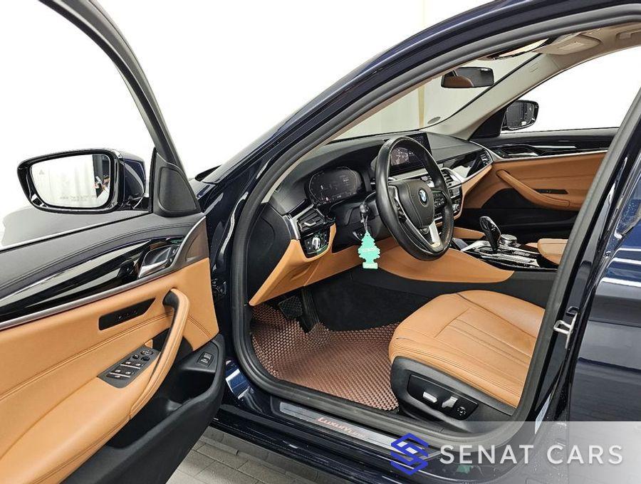 BMW 5-Series 520i Luxury 2WD