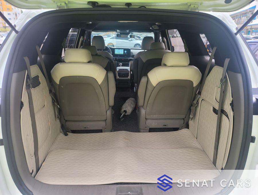 Kia Carnival 9-Seater Prestige 2WD