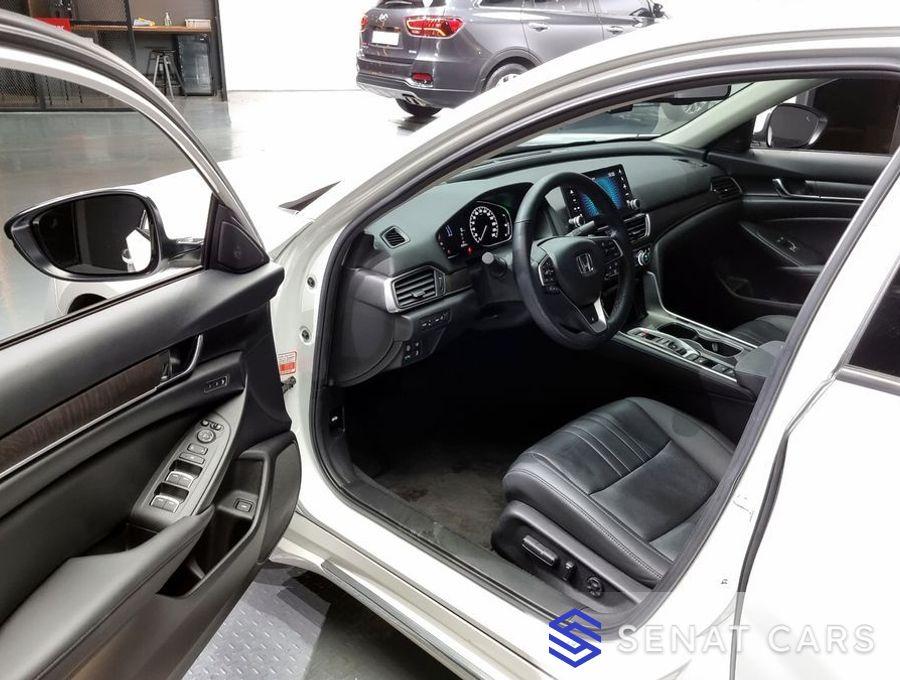 Honda Accord 2.0 Hybrid Touring 2WD