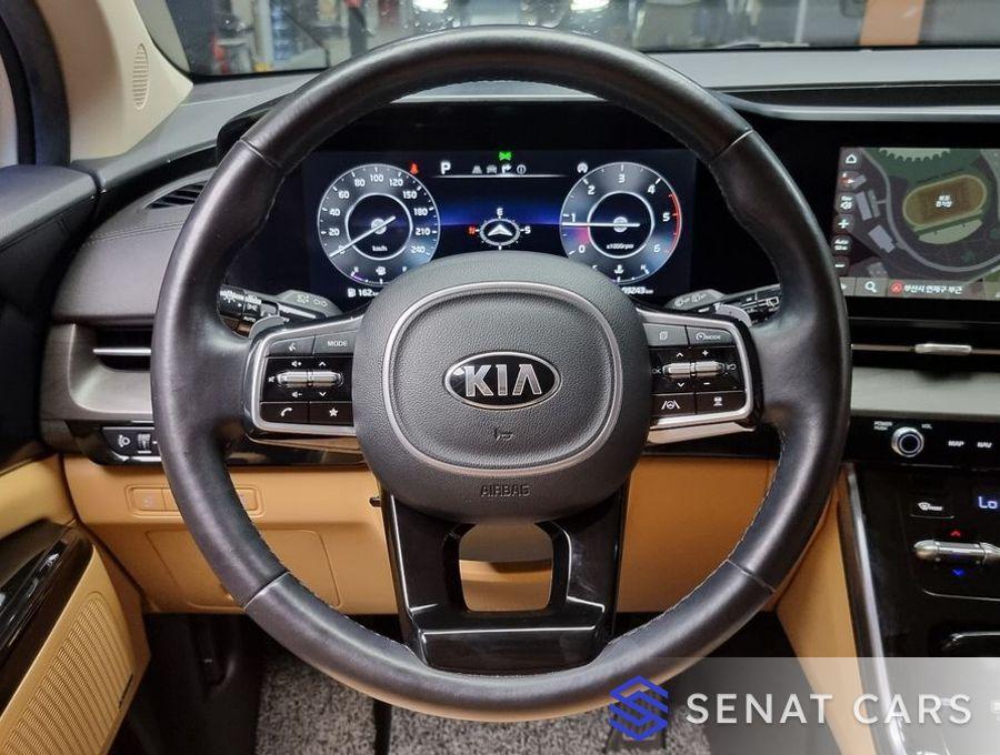 Kia Carnival 9-Seater Signature 2WD