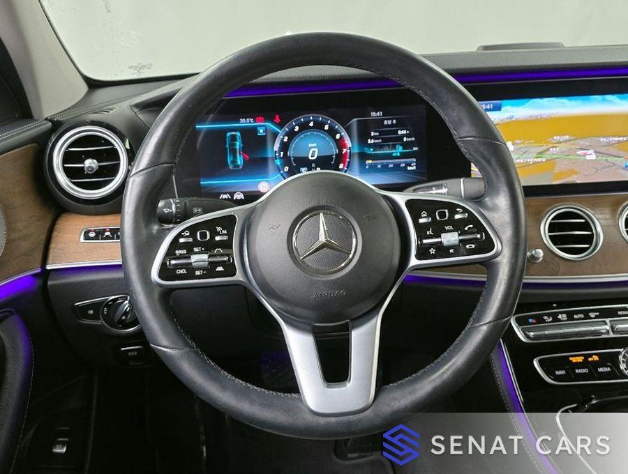 Mercedes-Benz E-Class E300 4MATIC Exclusive 4WD