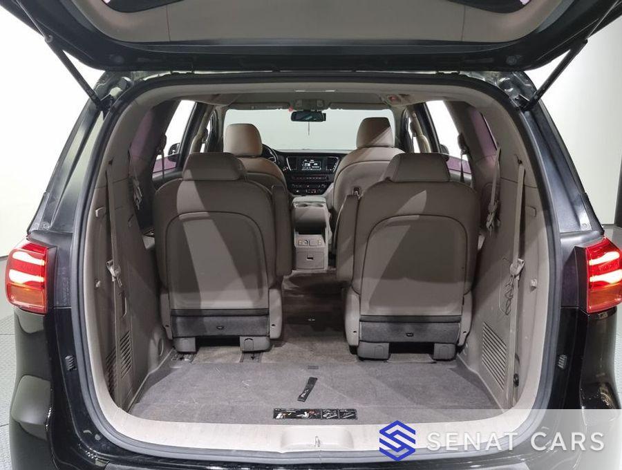 Kia Carnival 9-Seater Luxury 2WD