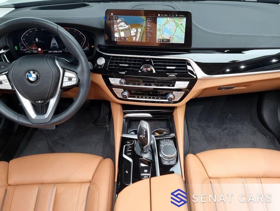 BMW 5-Series 520i Luxury 2WD