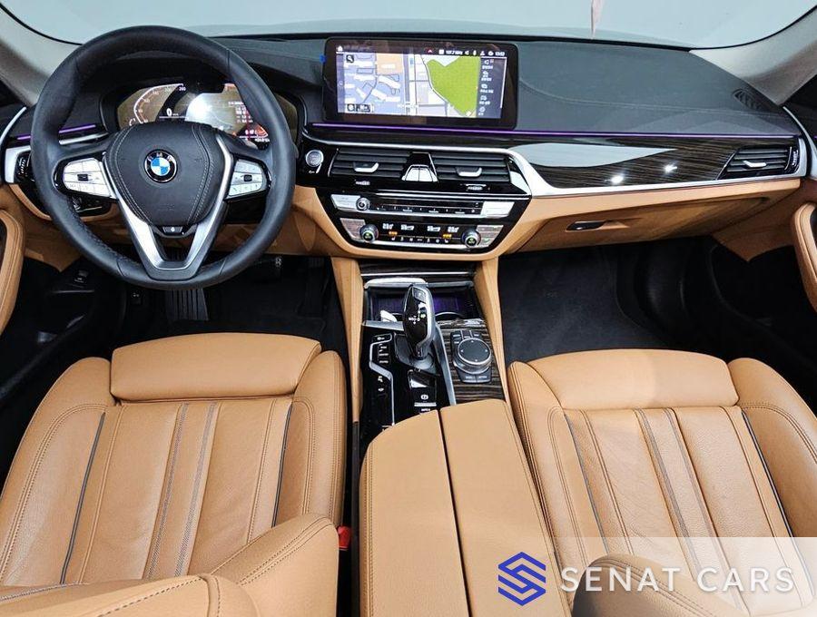 BMW 5-Series 520i Luxury 2WD