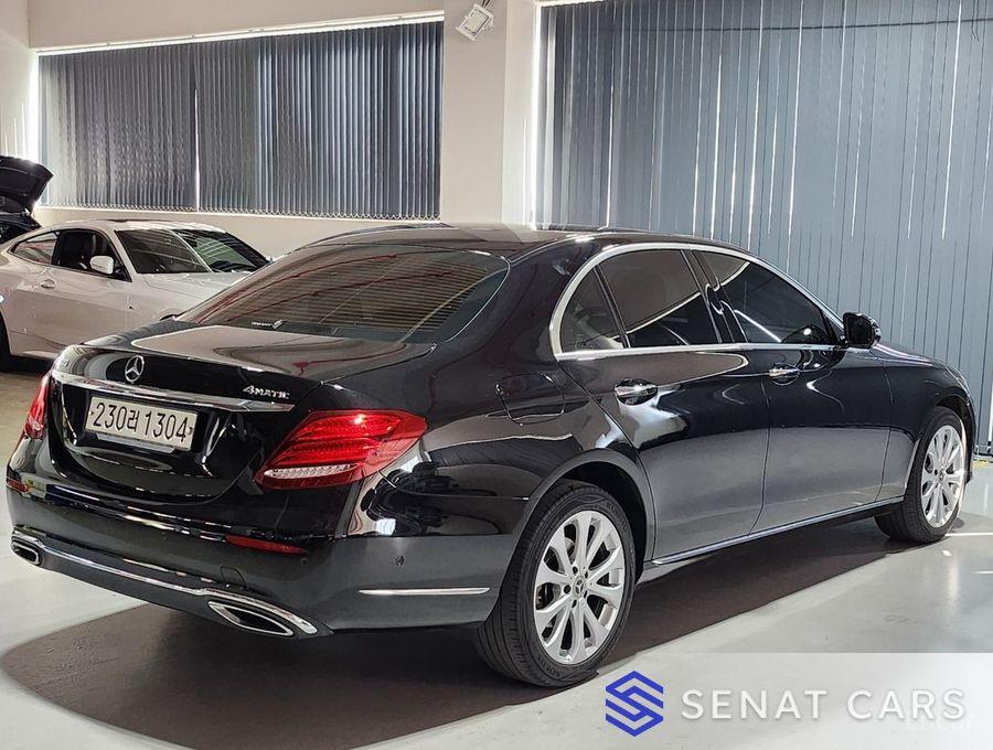 Mercedes-Benz E-Class E300 4MATIC Exclusive 4WD