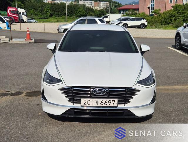 Hyundai Sonata 2.0 Premium Family 2WD