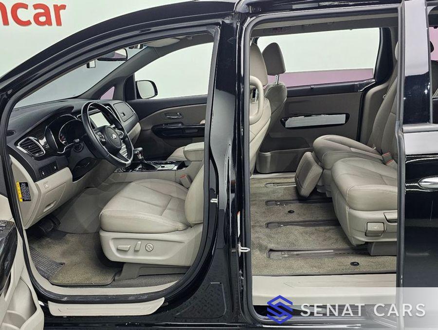 Kia Carnival 7-Seater Limousine VIP 2WD