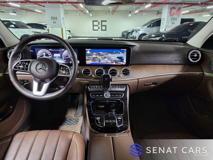 Mercedes-Benz E-Class E300 4MATIC Exclusive 4WD