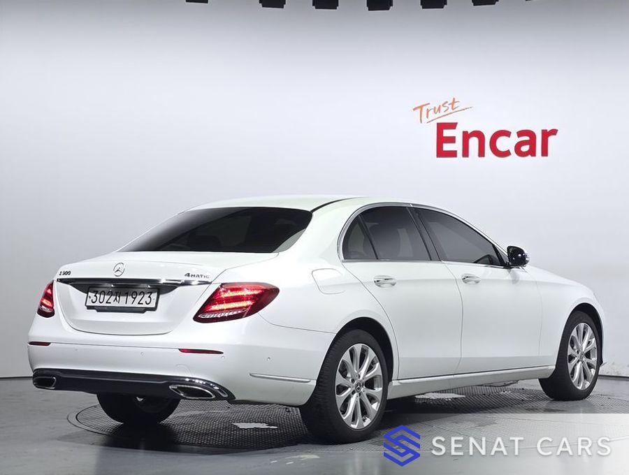 Mercedes-Benz E-Class E300 4MATIC Exclusive 4WD