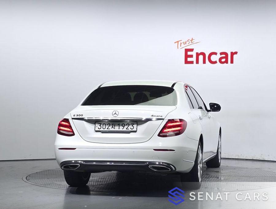 Mercedes-Benz E-Class E300 4MATIC Exclusive 4WD