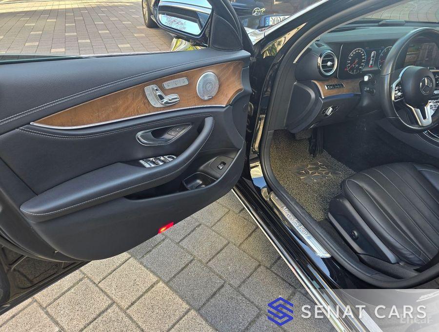 Mercedes-Benz E-Class E300 4MATIC Exclusive 4WD