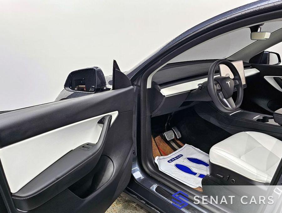 Tesla Model Y Long Range 2WD