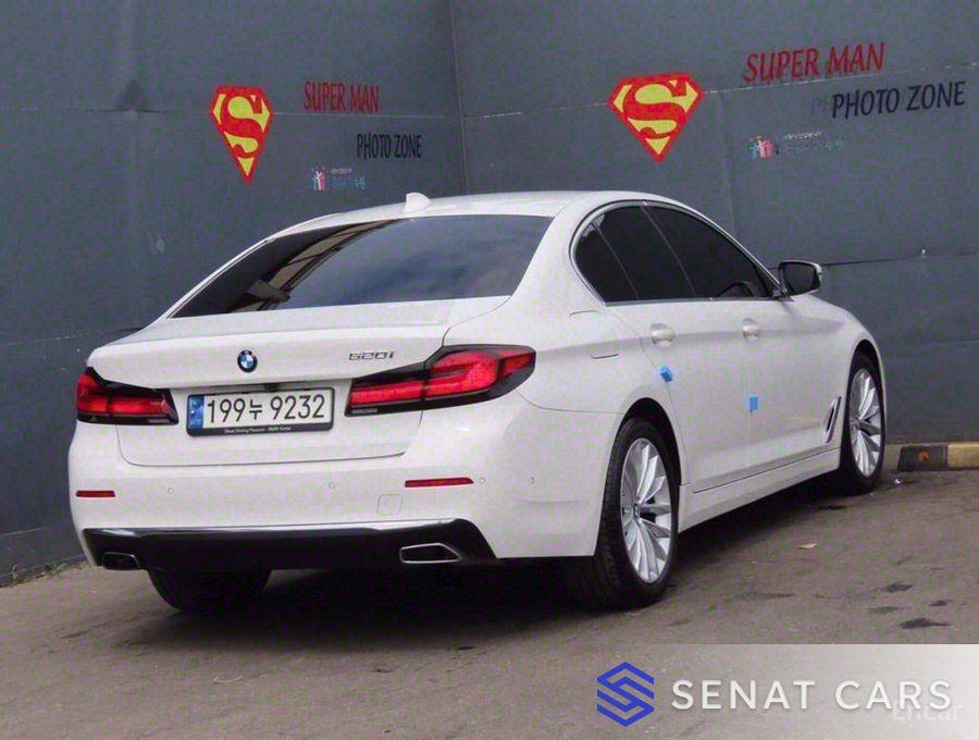 BMW 5-Series 520i Luxury 2WD