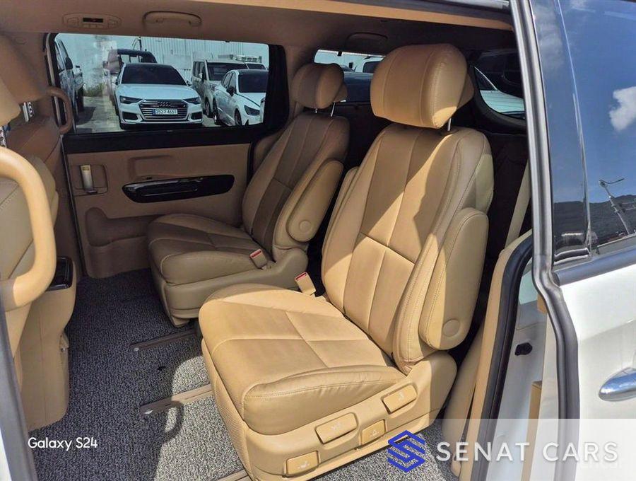 Kia Carnival 7-Seater Limousine President 2WD