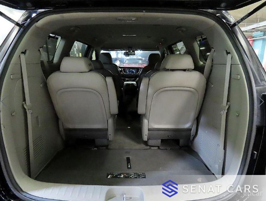 Kia Carnival 9-Seater Prstige 2WD