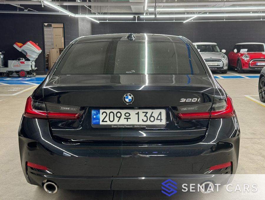 BMW 3-Series 320i 2WD