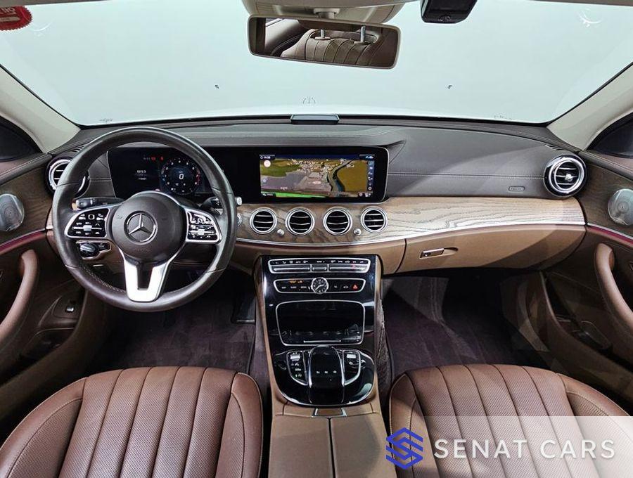 Mercedes-Benz E-Class E300 4MATIC Exclusive 4WD