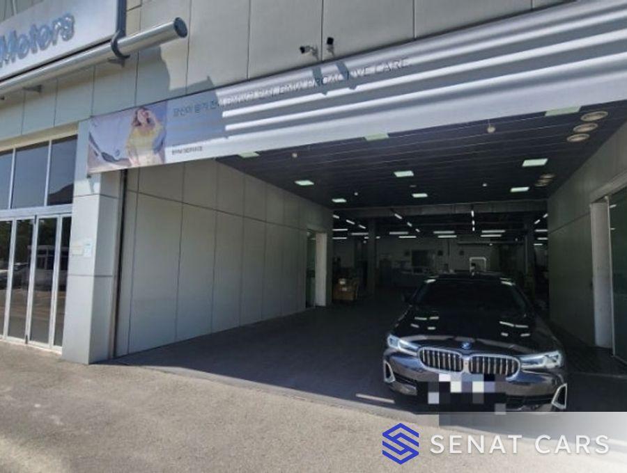 BMW 5-Series 520i Luxury 2WD