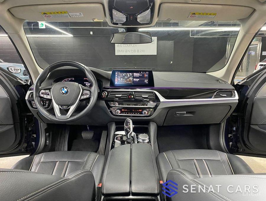 BMW 5-Series 520i Luxury 2WD