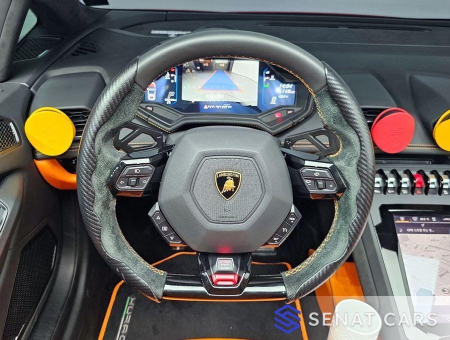 Lamborghini Huracan LP640-4 EVO Spyder 2WD