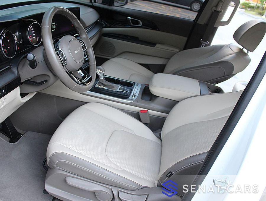 Kia Carnival 9-Seater Prestige 2WD