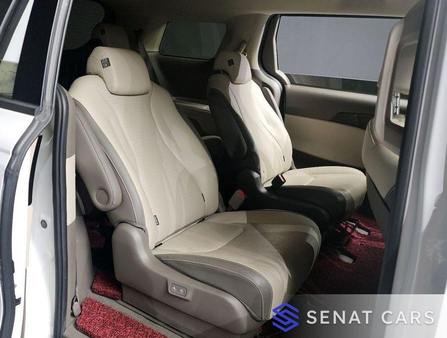 Kia Carnival 9-Seater Prestige 2WD