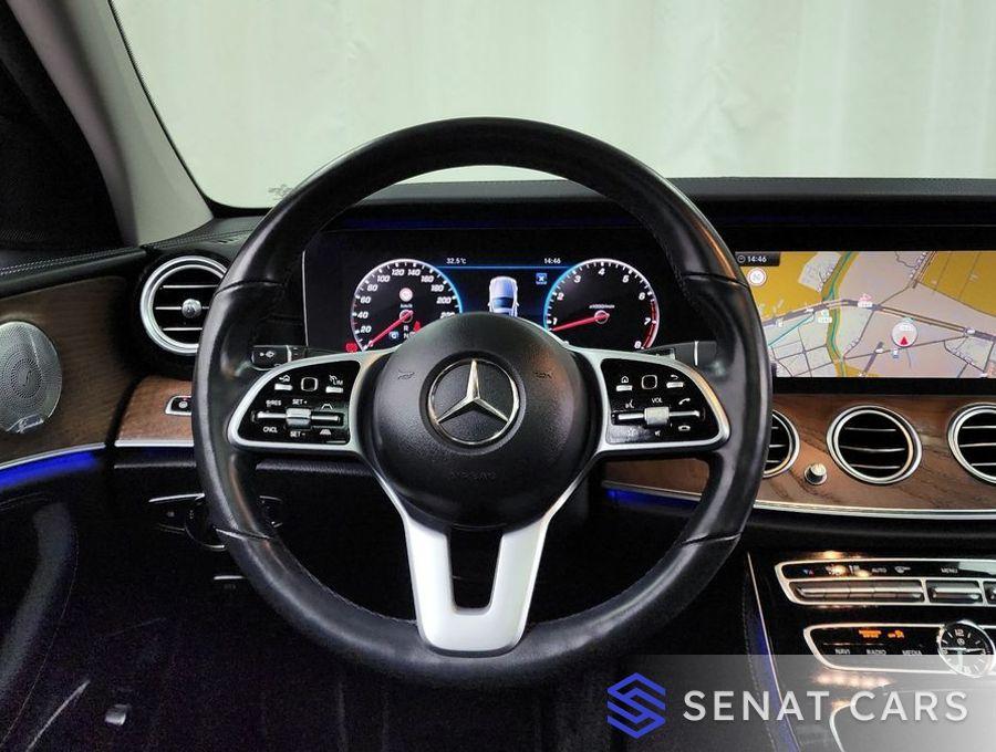 Mercedes-Benz E-Class E300 4MATIC Exclusive 4WD