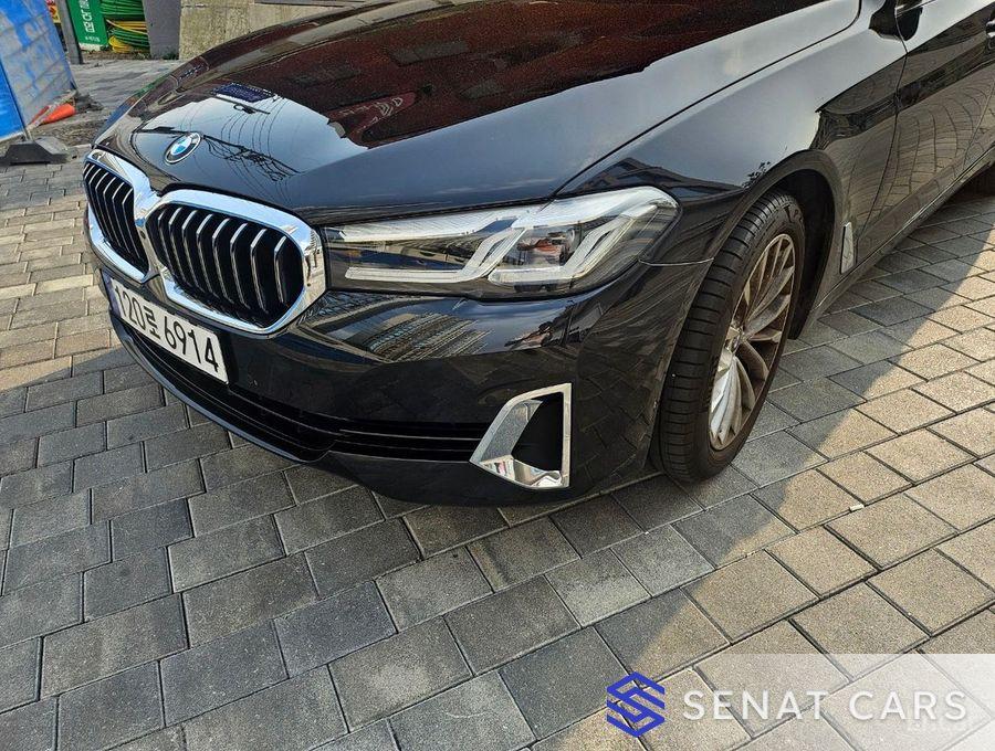 BMW 5-Series 520i Luxury 2WD