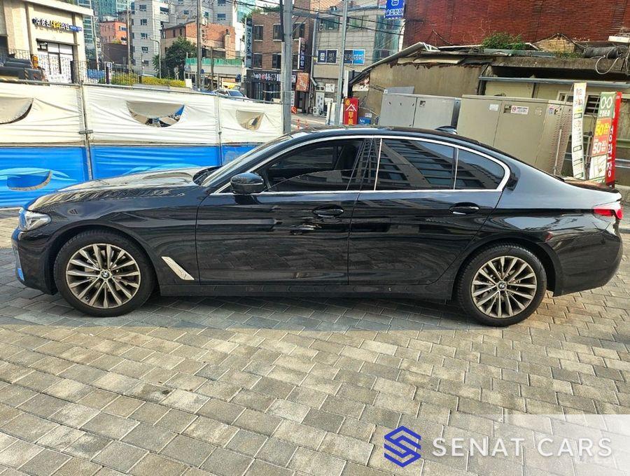 BMW 5-Series 520i Luxury 2WD