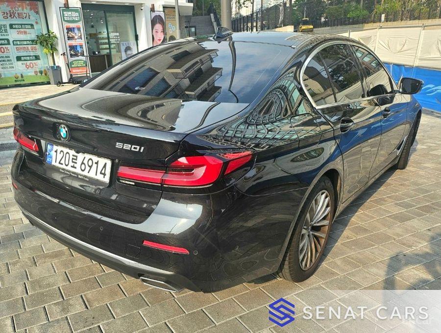 BMW 5-Series 520i Luxury 2WD