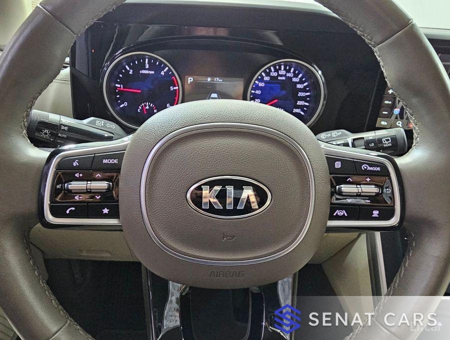 Kia Carnival 9-Seater Prestige 2WD