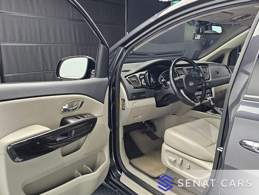 Kia Carnival 9-Seater Noblesse Special 2WD