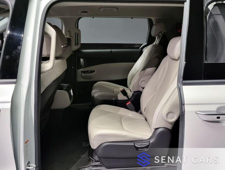 Kia Carnival 9-Seater Noblesse 2WD