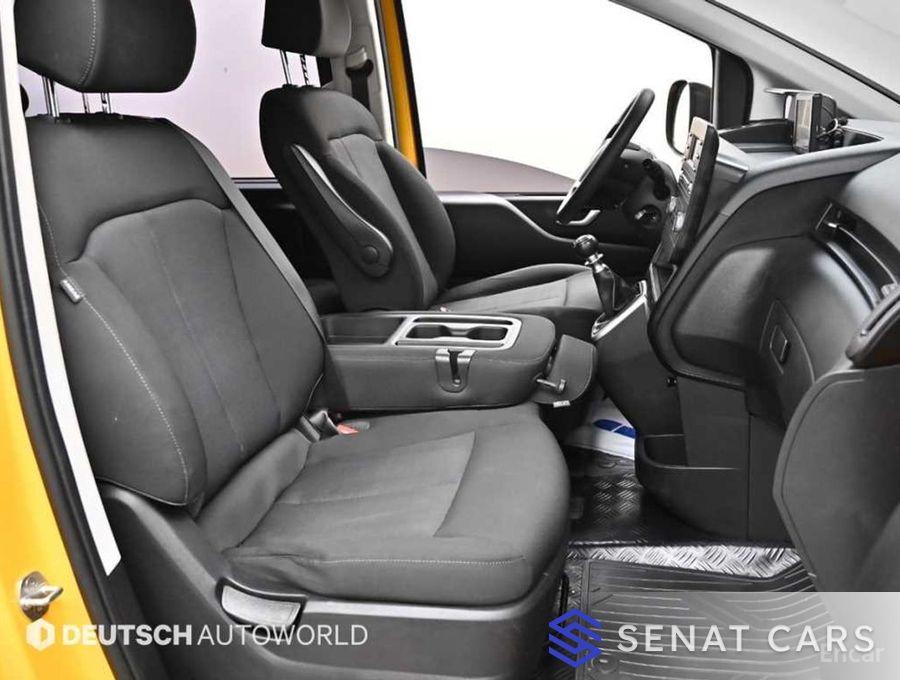 Hyundai Staria Tourer 11-Seater Smart 2WD